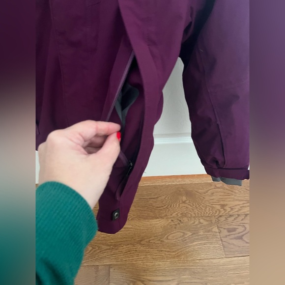 REI kids snow/ski coat. Size small (8). Plum/purple - Picture 4 of 8